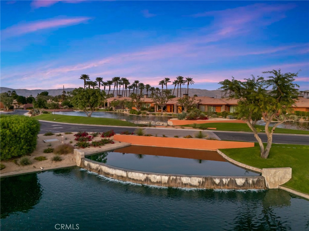 50075 Camino Privado