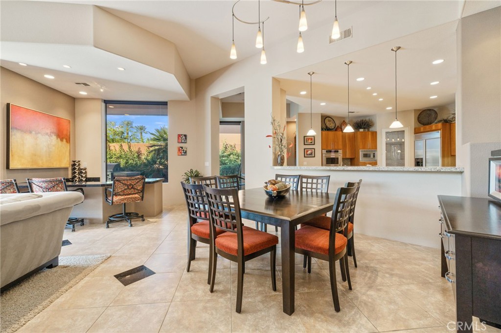 50075 Camino Privado