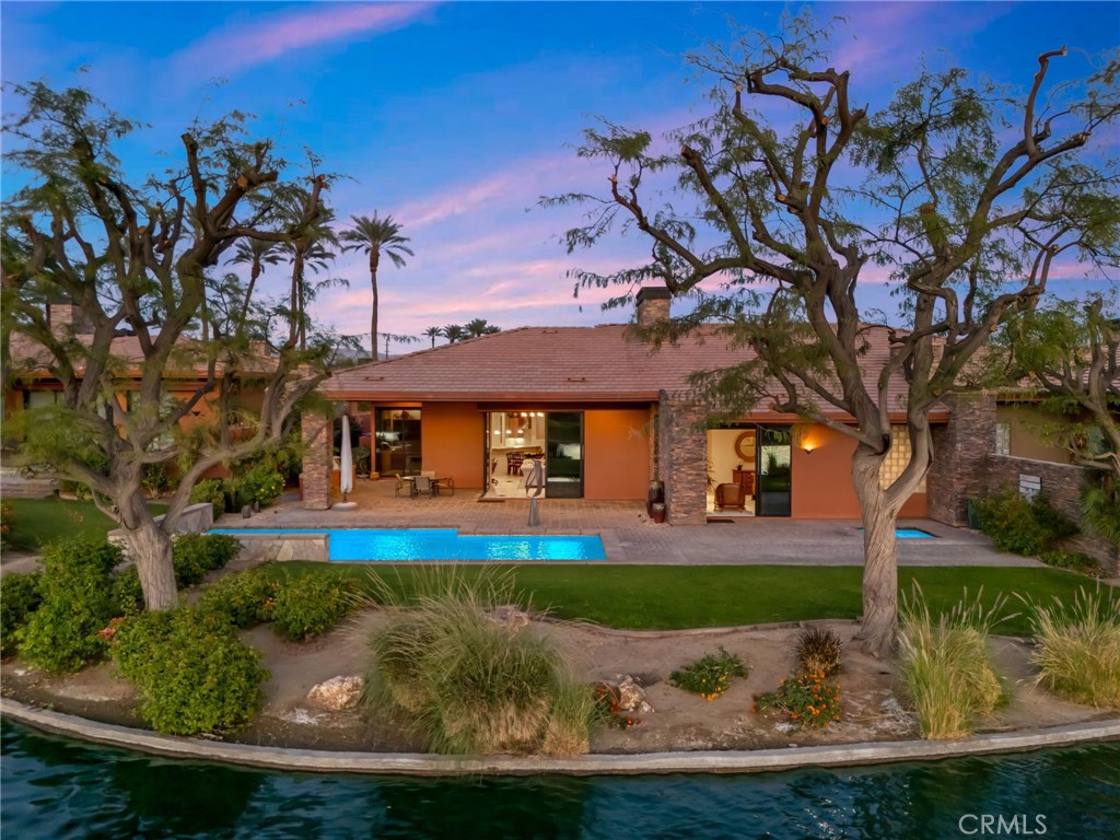 50075 Camino Privado