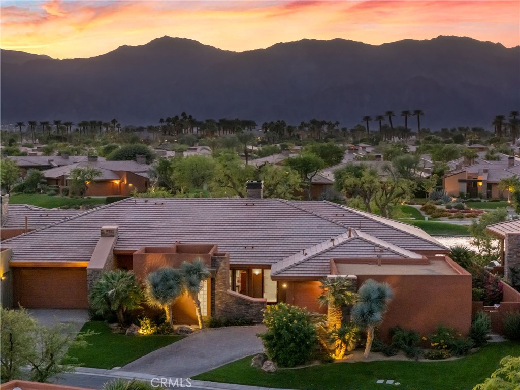 50075 Camino Privado