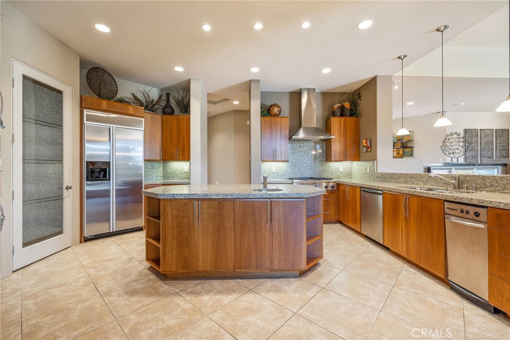 50075 Camino Privado