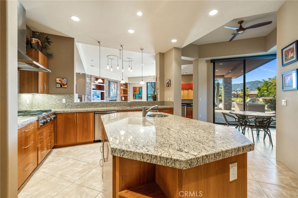 50075 Camino Privado