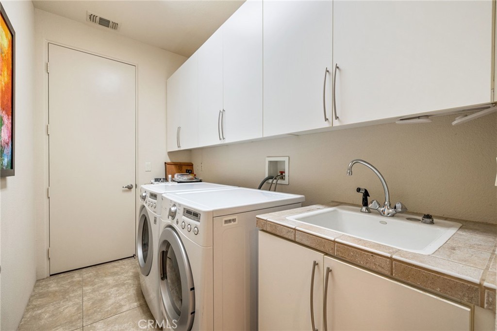 50075 Camino Privado