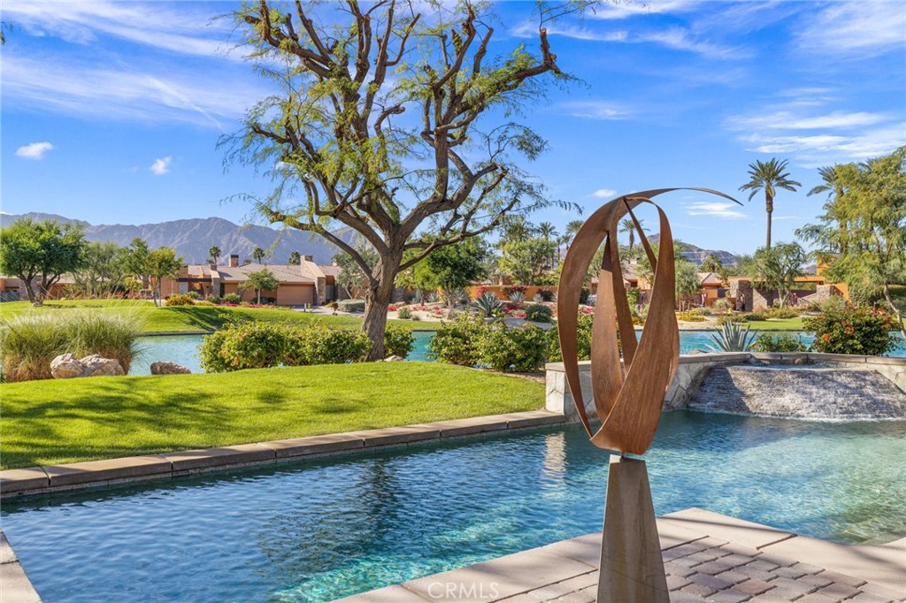 50075 Camino Privado