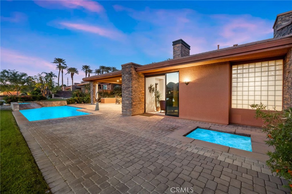 50075 Camino Privado