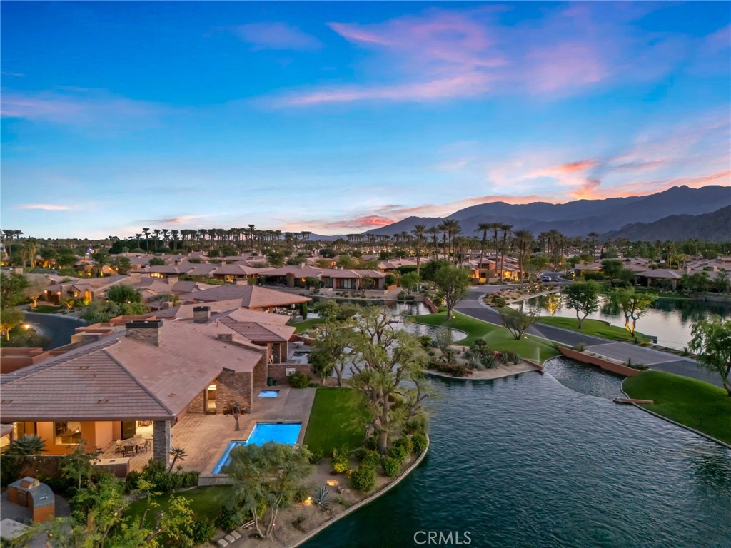 50075 Camino Privado