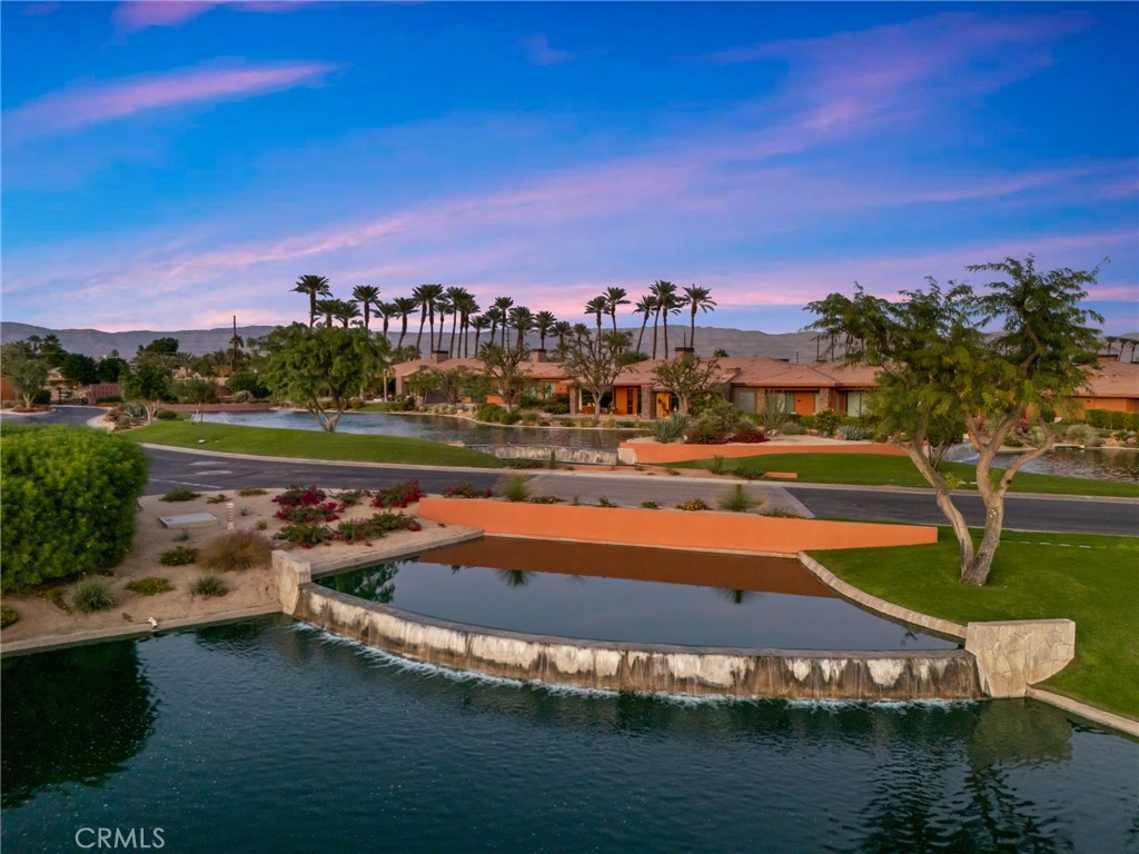 50075 Camino Privado