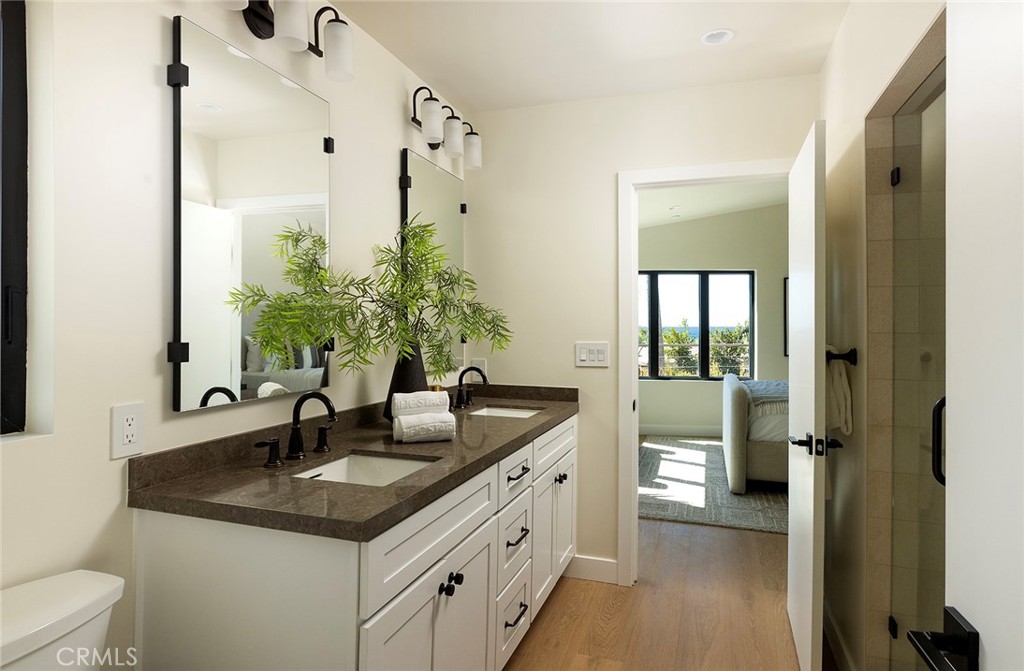 149 Avenida De La Paz