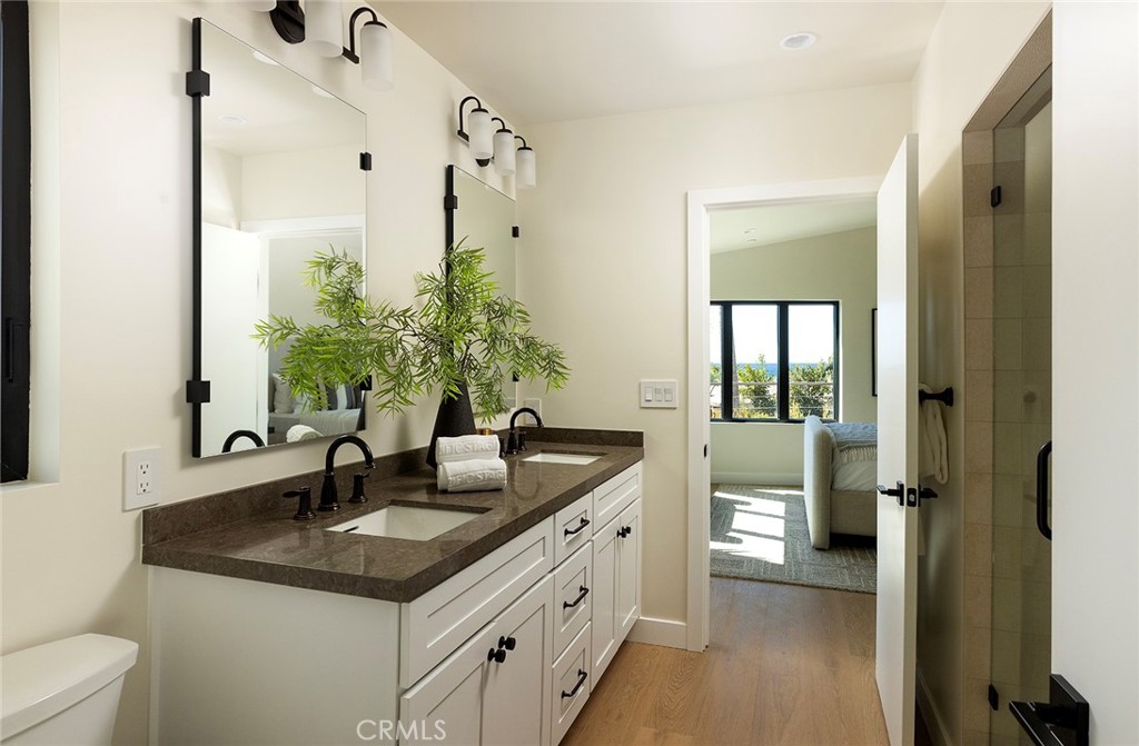 149 Avenida De La Paz