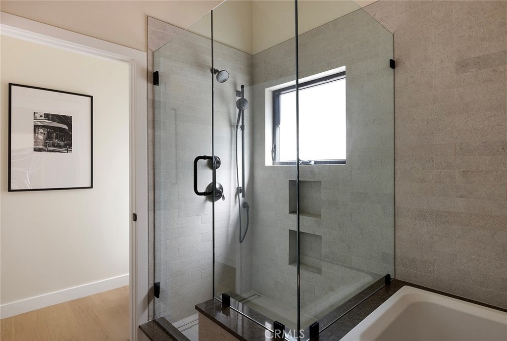 149 Avenida De La Paz