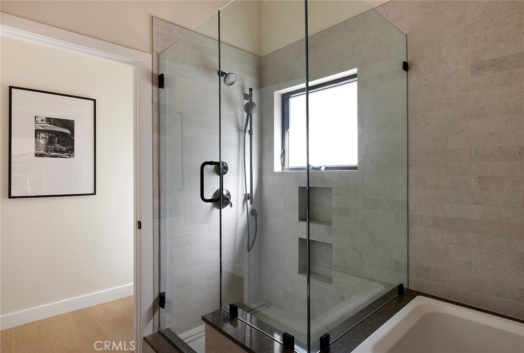 149 Avenida De La Paz