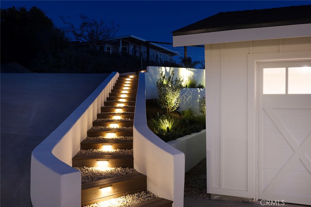 149 Avenida De La Paz