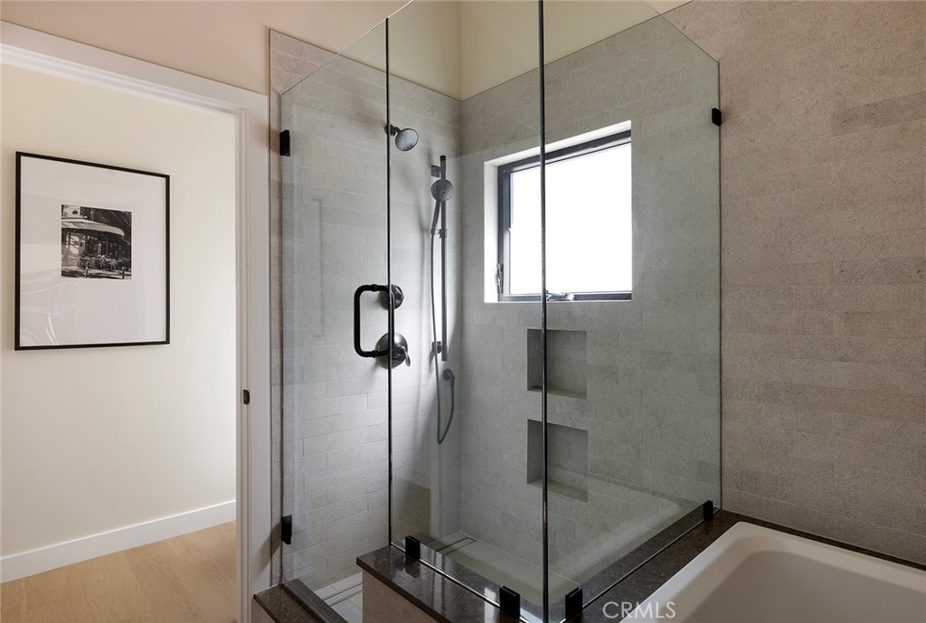 149 Avenida De La Paz