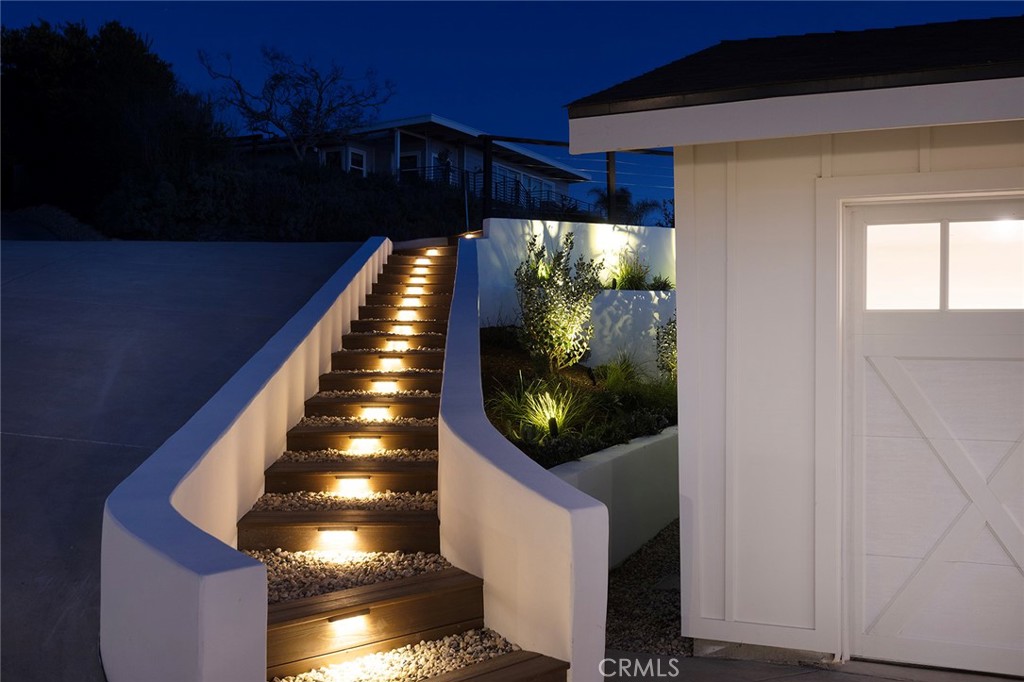 149 Avenida De La Paz