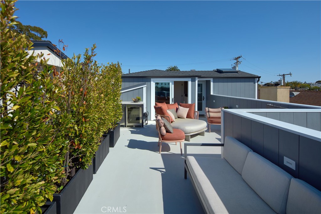418 Larkspur