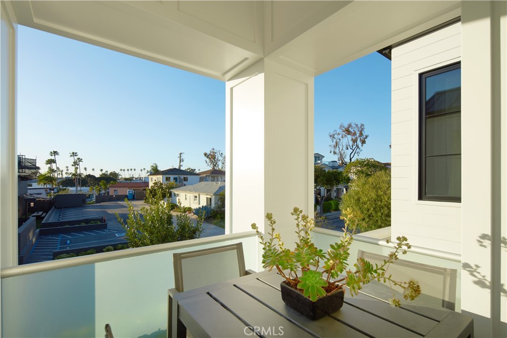418 Larkspur