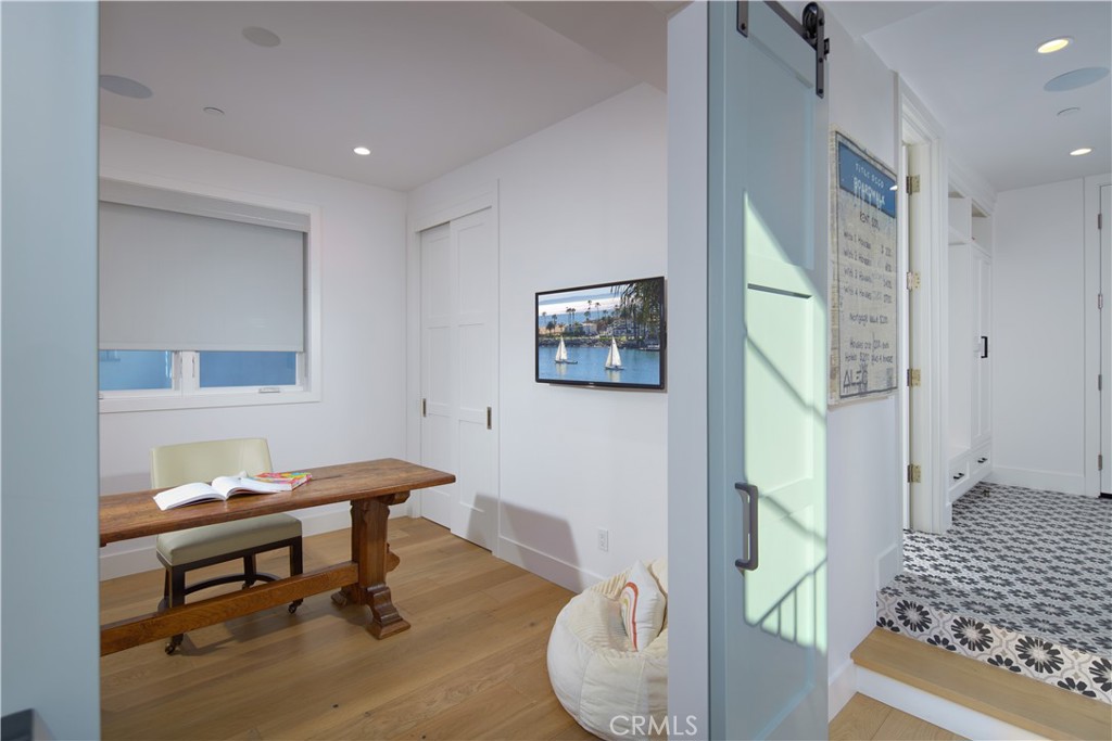 418 Larkspur