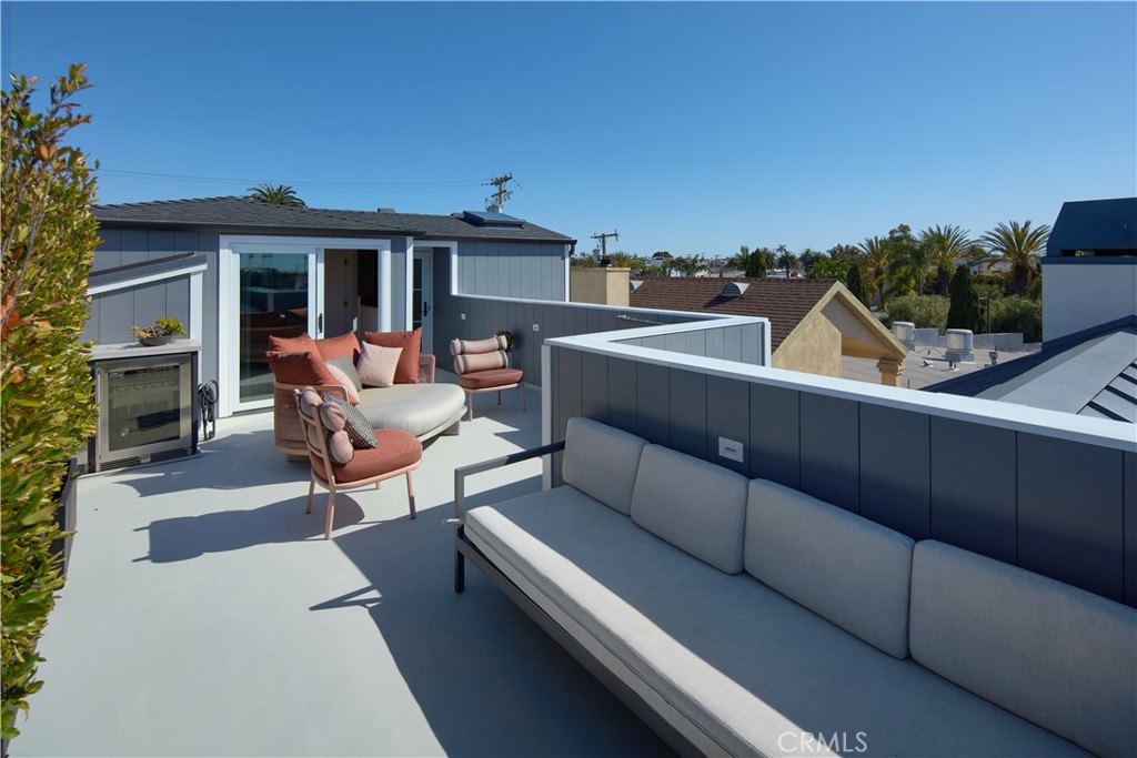 418 Larkspur