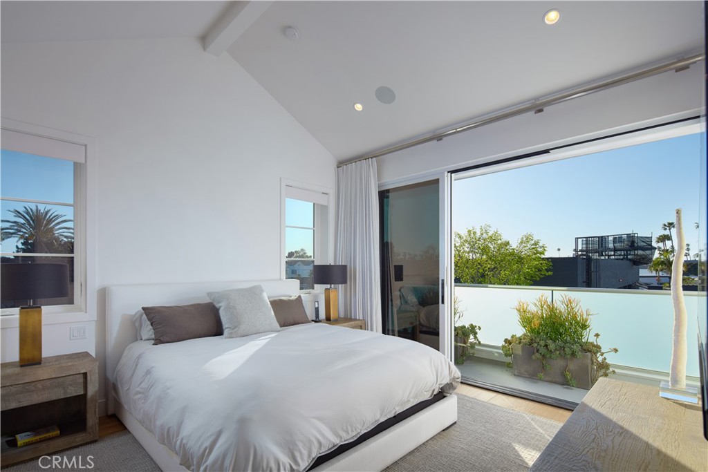 418 Larkspur