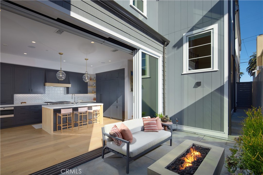 418 Larkspur