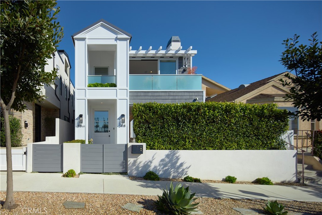 418 Larkspur