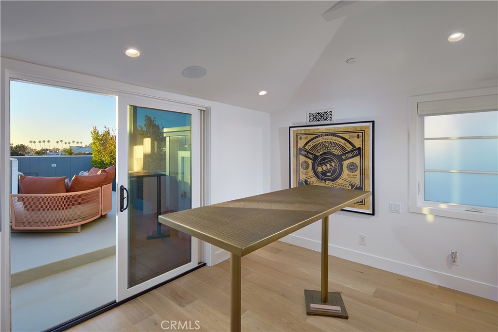 418 Larkspur