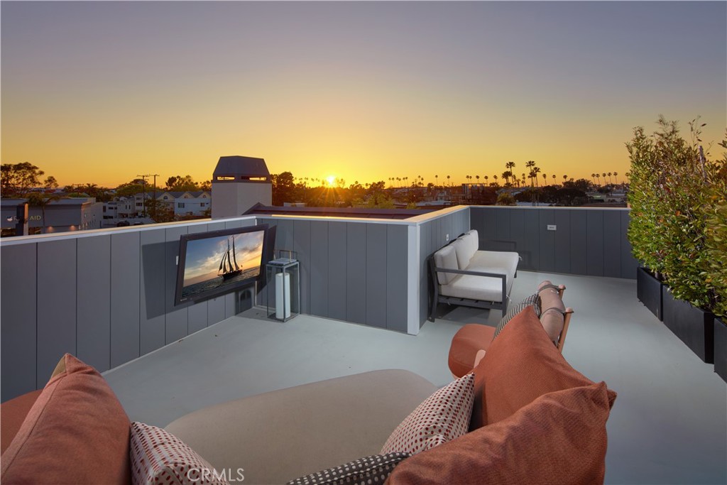 418 Larkspur