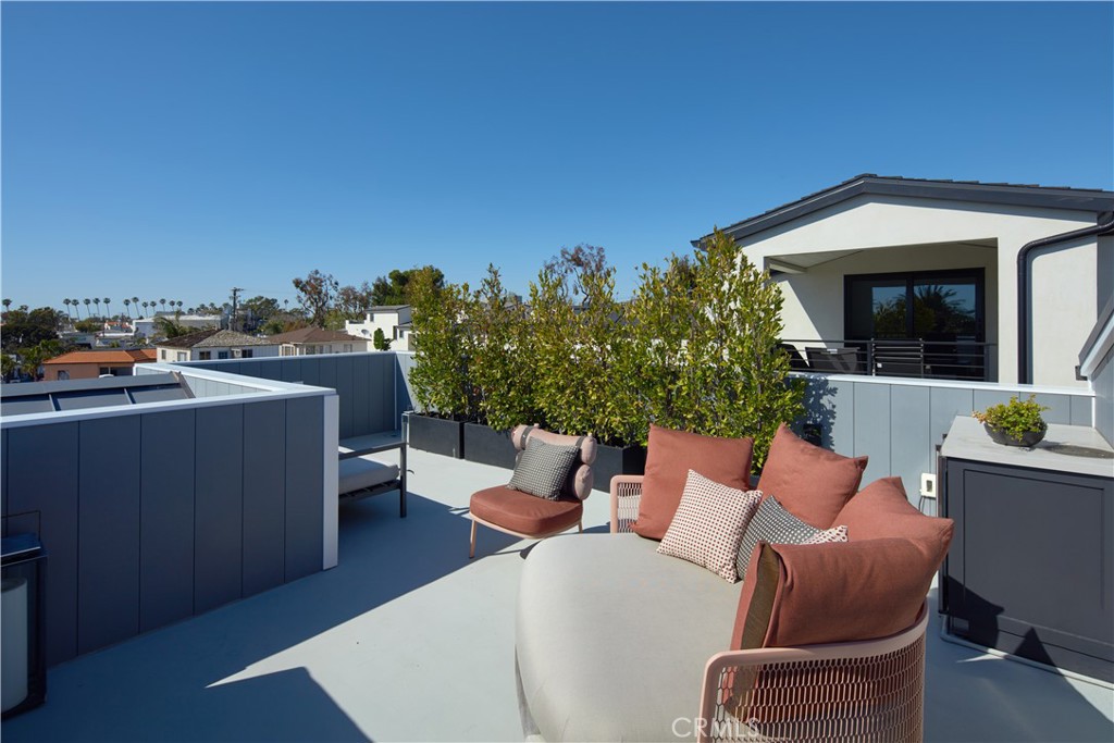 418 Larkspur
