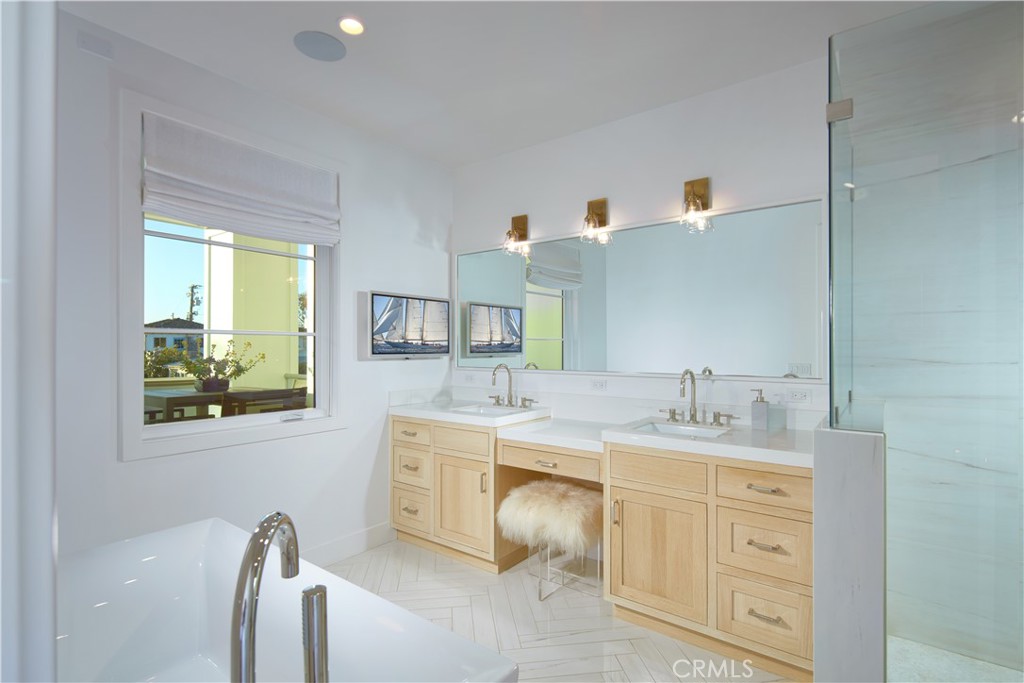 418 Larkspur