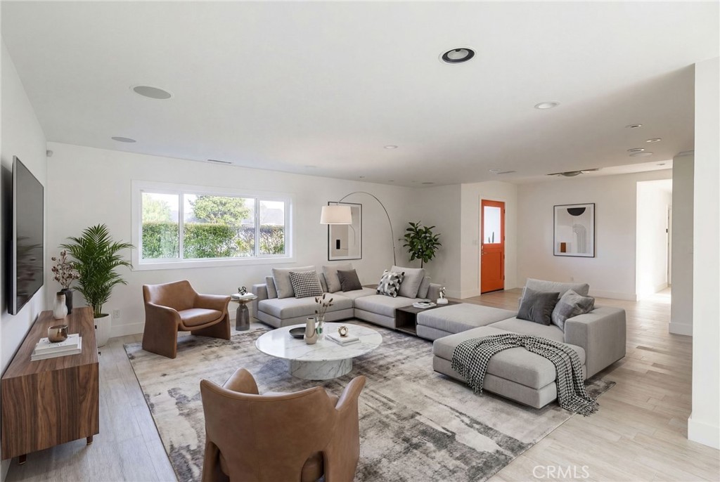 1821 Sandalwood Lane