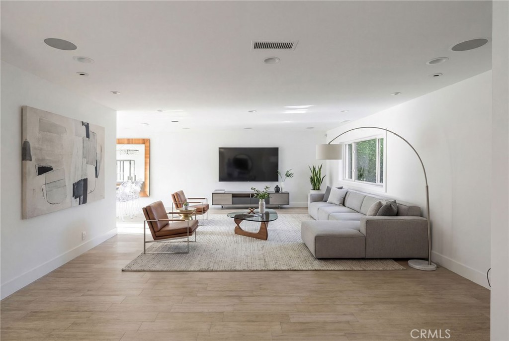 1821 Sandalwood Lane