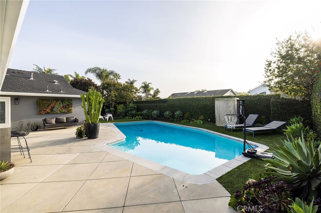 1821 Sandalwood Lane