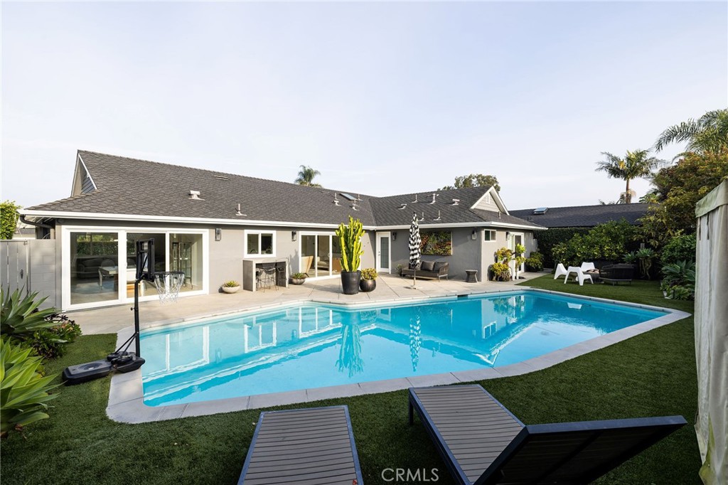 1821 Sandalwood Lane