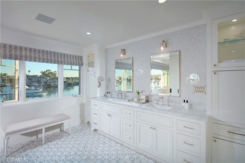 14 Beacon Bay