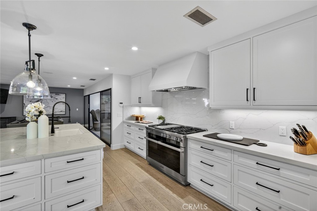17 Monarch Bay