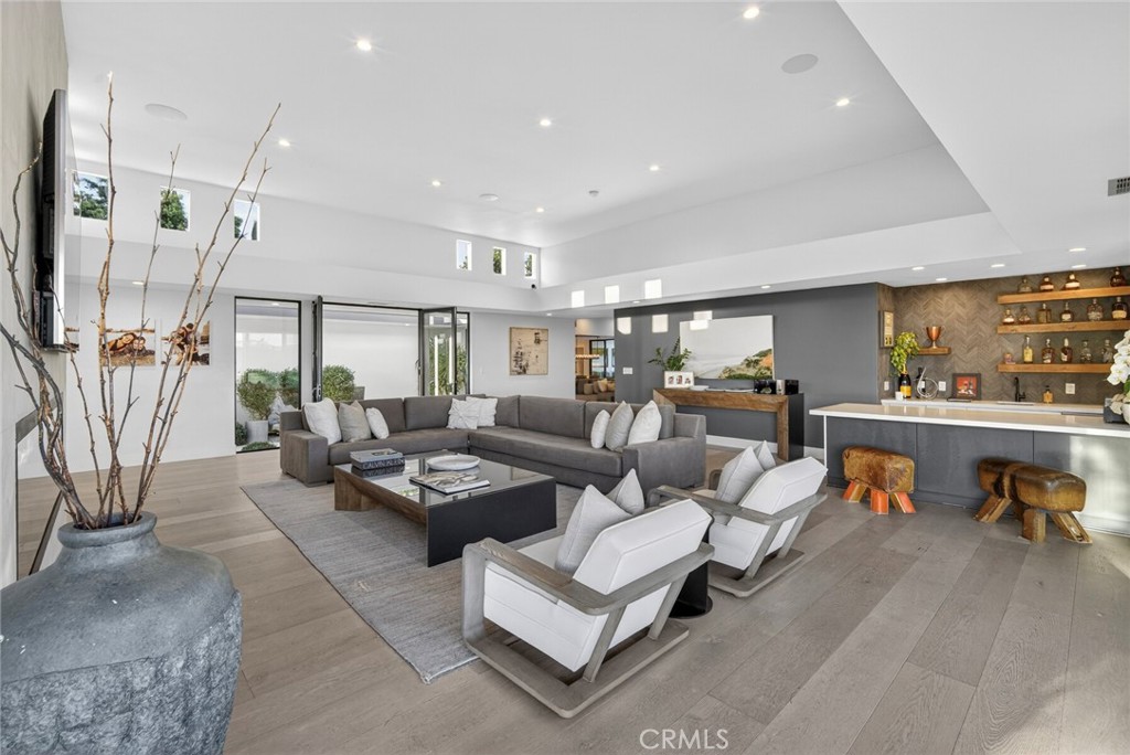 17 Monarch Bay