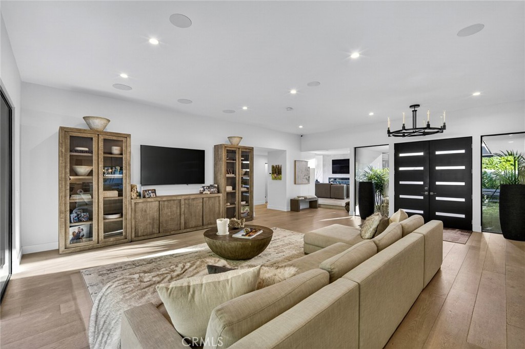 17 Monarch Bay