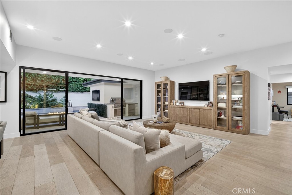 17 Monarch Bay