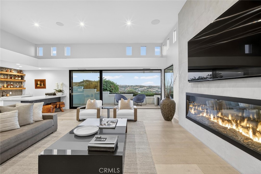 17 Monarch Bay