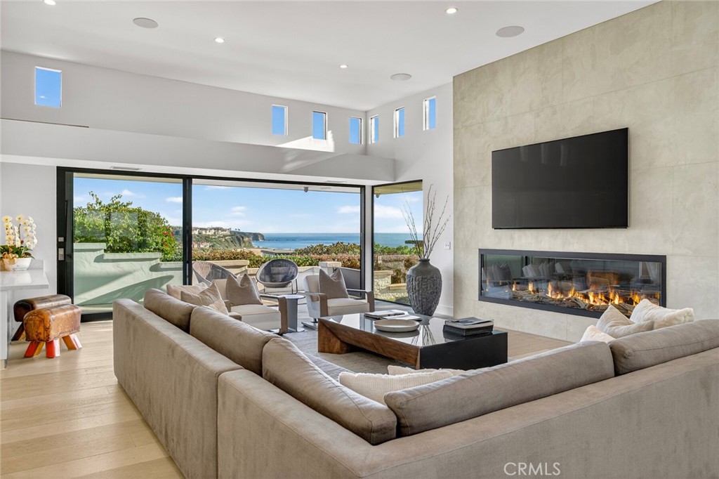 17 Monarch Bay