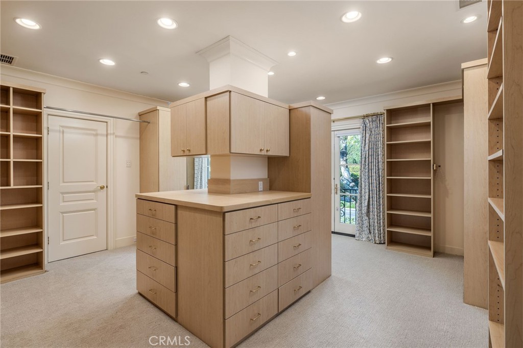 34 Pelican Point