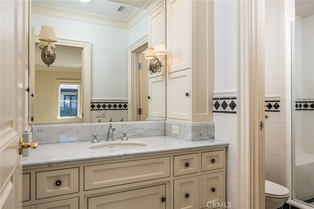 34 Pelican Point