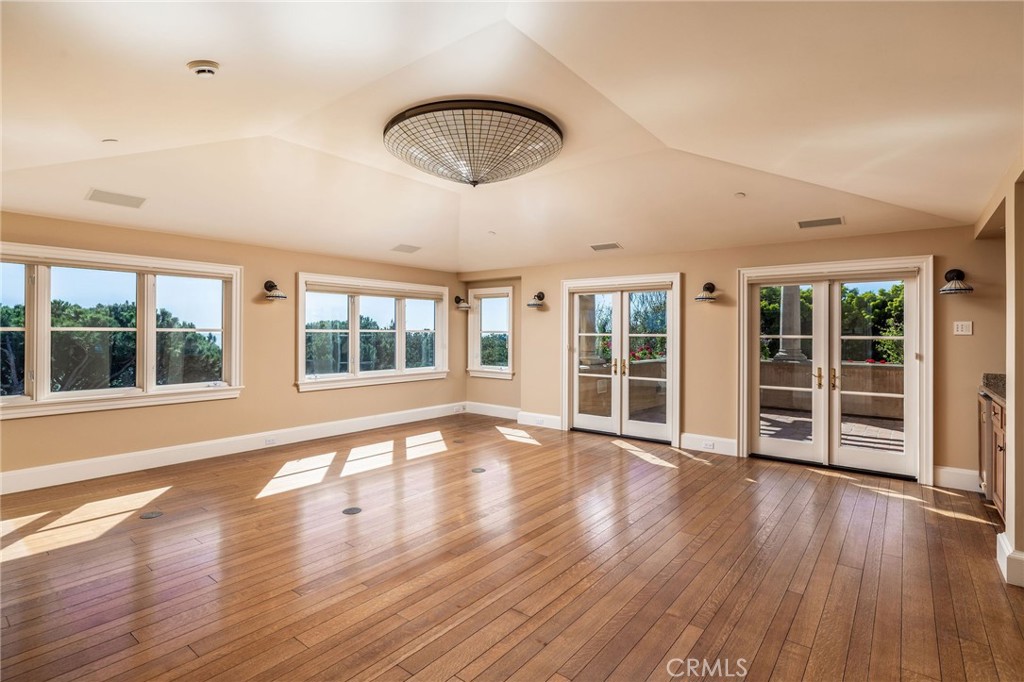 34 Pelican Point