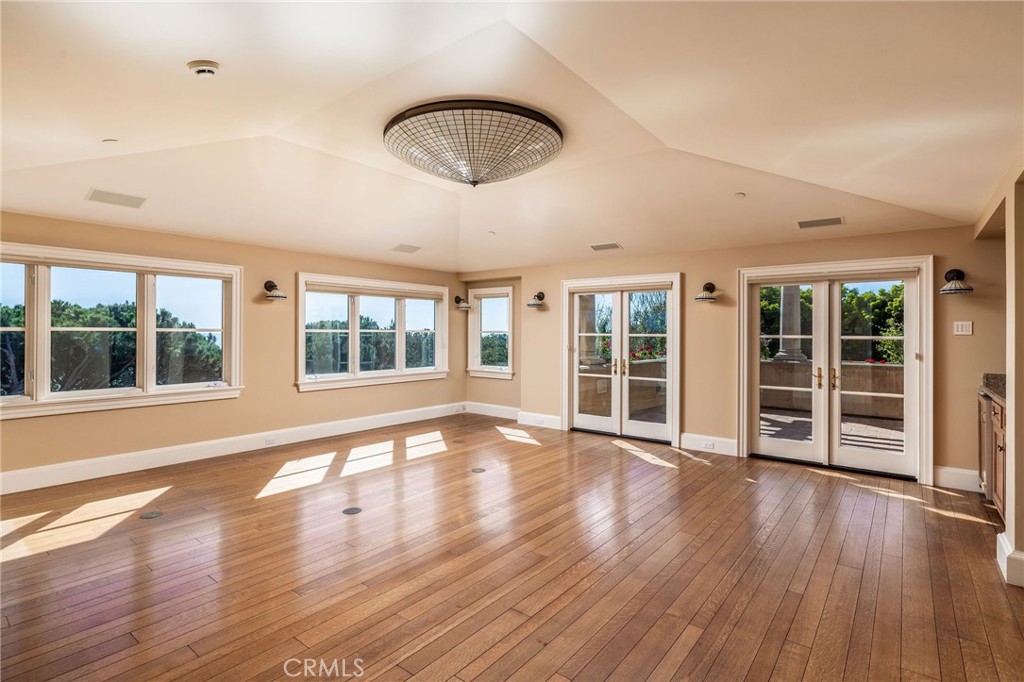 34 Pelican Point