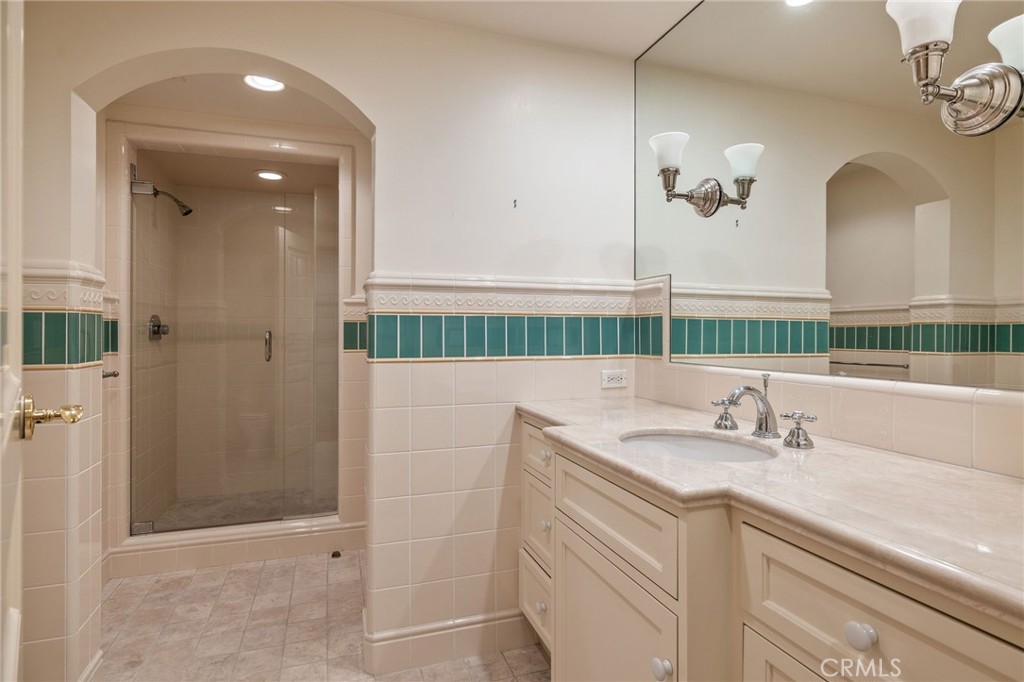34 Pelican Point