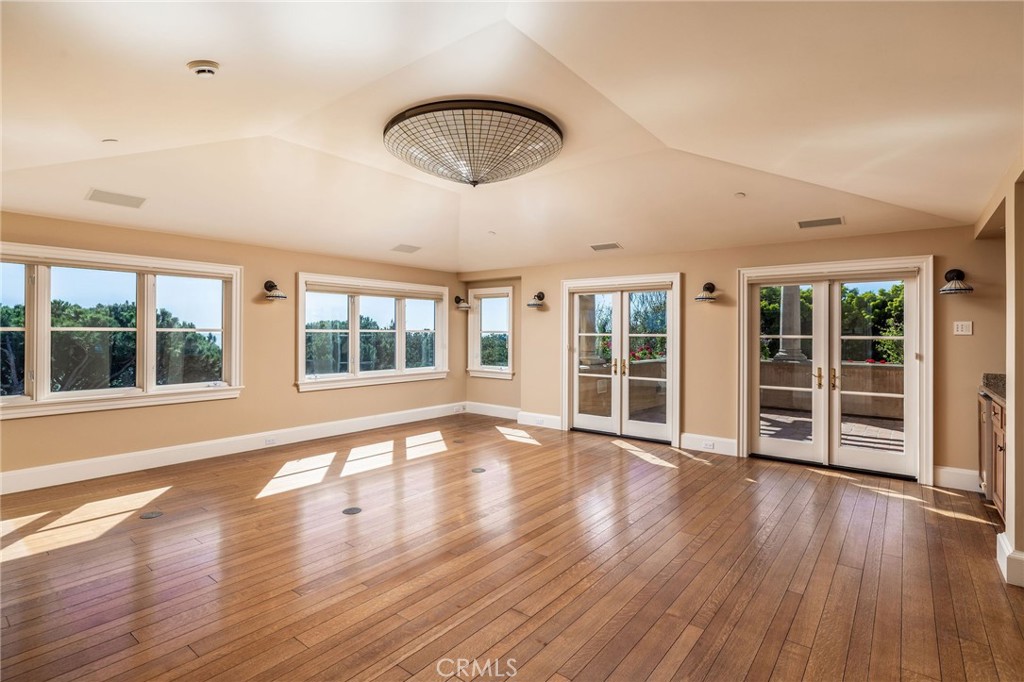 34 Pelican Point