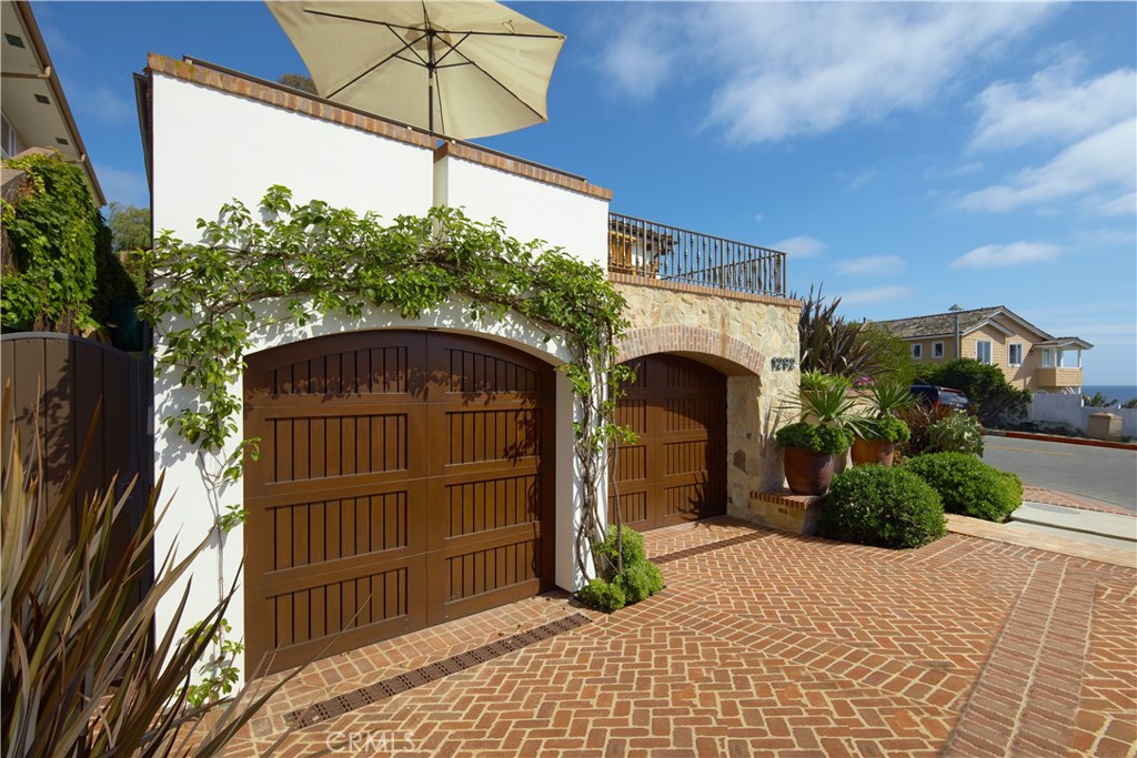 1292 Cliff Drive