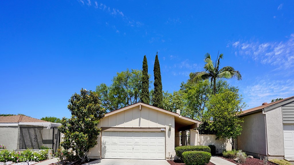 2909 Pinewood Court