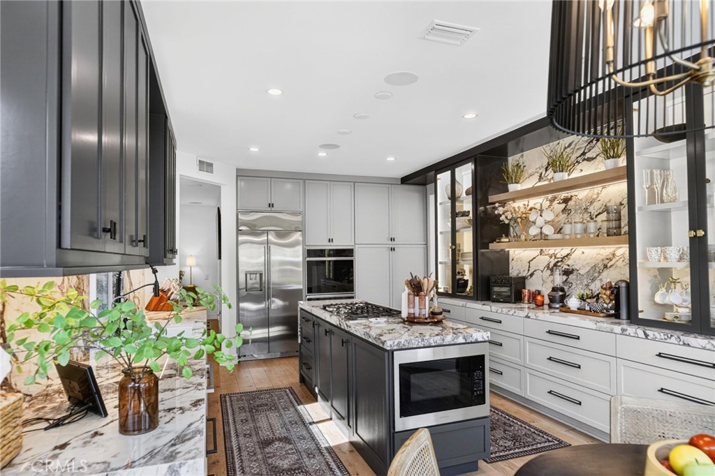 6102 Greenbrier Drive