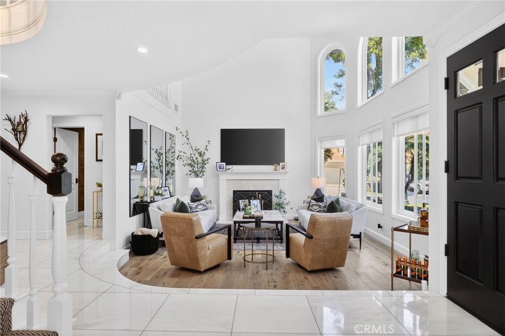 6102 Greenbrier Drive